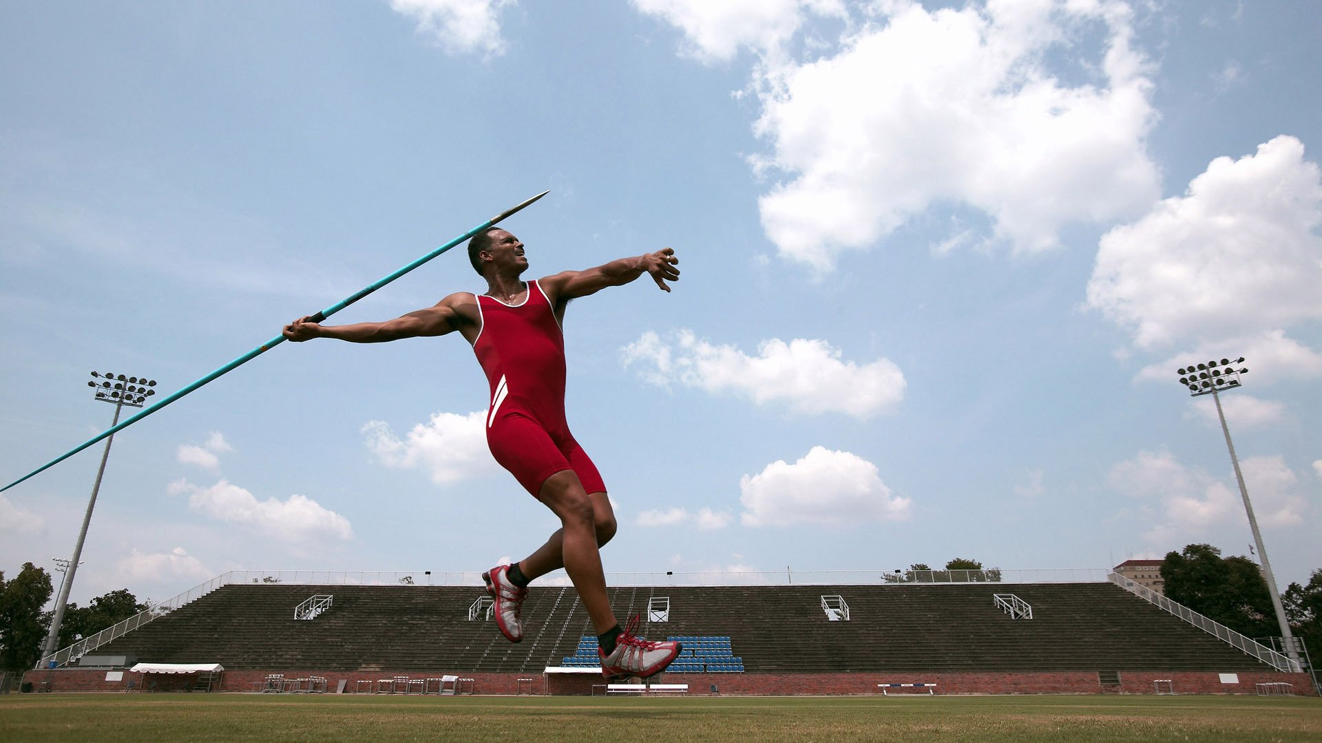 leyu.com-_森林跑：在绿意中迎接运动新风暴_，森林奔跑